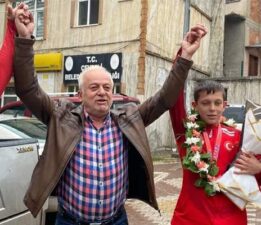 Tokatlı güreşçi Ahmet Ensar Akbaş memleketinde coşkuyla karşılandı