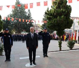 Başkan Sargın, “Atamızı saygı, Minnet ve özlemle andık”