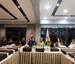 Teknolojinin gölgesinde büyüyen şiddete karşı aileyi güçlendirme zamanı