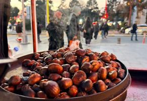 Kışın en popüler lezzeti kestanenin kokusu sokakları sardı