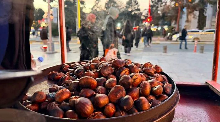 Kışın en popüler lezzeti kestanenin kokusu sokakları sardı