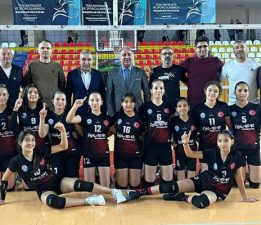 Niksar’ın “Yıldız Kızlar Voleybol Takımı” İl birinciliğini aldı