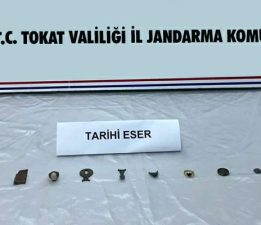Tokat’ta bir evde 13 parça tarihi eser ele geçirildi