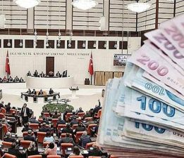 Meclis’ten, Üst kadrolara “30 Bin TL Seyyanen Zam” teklifi geçti