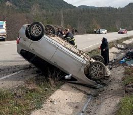 Tokat’ta kontrolden çıkan otomobil ters döndü: 5 yaralı