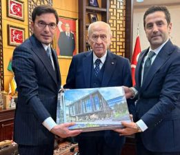 Başkan Yazıcıoğlu ve Başkan Yard. Bingöl Bahçeli’ye “Kentsel Dönüşüm Sunumu” yaptı