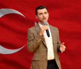 Başkan Ertuğrul Karagöl, Ev ve iş yerlerine bayrak asın çağrısı yaptı