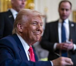 Trump’tan ‘Grönland’ tehdidi! ABD ekonomik savaş ilan etti