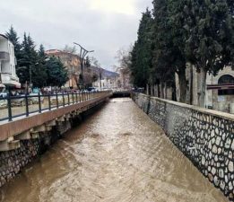 Tokat’ta sağanak yağış sonrası “Behzat Deresi” yükseldi