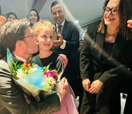 Başkan’a çiçek takdiminin ardından duygulandıran bir öykü çıktı