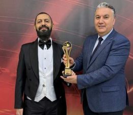 Dünyaca ünlü yazar Akif Manaf’a “Cine1 Barış Ödülü”