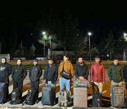 Durdurulan otobüste 11 kaçak göçmen yakalandı