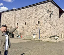 Niksar Yağıbasan Medresesi, 869 yıldır zamana direniyor