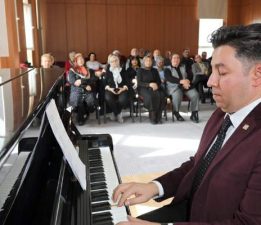 Tazelenme Üniversitesi öğrencilerinden sanat ve müzik dolu buluşma