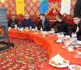 Ertuğrul Karagöl otağ çadırında gazetecilerle iftarda buluştu