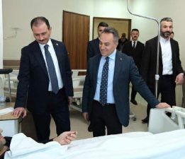 Rektör Yılmaz’dan bayramda gönüllere dokunan ziyaretler