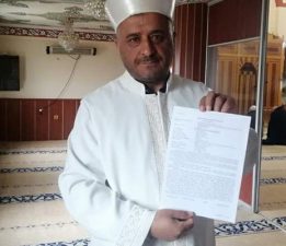Hurafeye karşıydı, adına açılan sahte hesapla hurafe pazarlandı