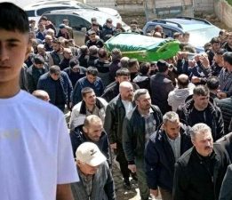 Traktörden düşerek hayatını kaybeden çocuk son yolculuğuna uğurlandı