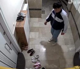 Ayakkabı hırsızı tutuklanarak cezaevine gönderildi: Hırsızlık anları kamerada