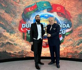 Akif Manaf’a “Türk Dünyası Barış Ödülü” verildi