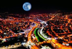 Bu gece “Mavi Ay” geliyor, 2053’e kadar tekrarlanmayacak
