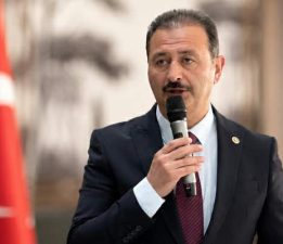 Cüneyt Aldemir, “Bayram kalpleri birbirine yaklaştırır”