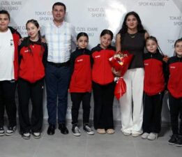 Kız çocuklarının güreş hayali Nesrin Baş’la büyüyor