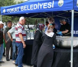 Tokat Belediyesi’nden 12 bin kişiye aşure ikramı