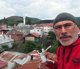 25 yıl sonra ilçeye gelen leylek ailesinde 1 yavru sağ kalabildi