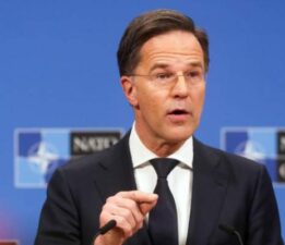 Rutte: “ABD’nin İran’a yönelik operasyonları sırasında İtalya’daki üslerden 500 ABD uçağı kalktı”