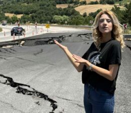 Görüntüler depremi andırıyor, yoldaki kayma tehlike oluşturuyor