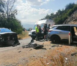 Tokat’ta otomobiller kafa kafaya çarpıştı: 10 yaralı