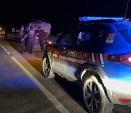Tırın dorsesine otomobili ile çarpan 21 yaşındaki sürücü yaşam savaşını kaybetti