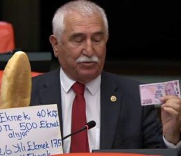 CHP’li Durmaz: “Soframızdan 489 ekmeği kim çaldı?”