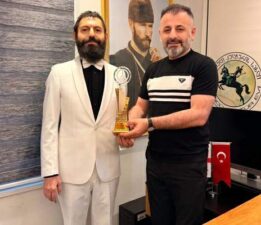 Akif Manaf “Sanat ve Barış Ödülü” ile onurlandırıldı