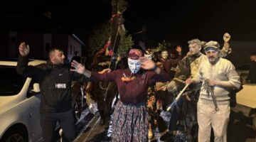 Damadın cezalı yakınları un ve yumurtaya bulanıyor