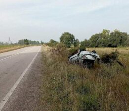 Takla atan otomobilin sürücüsü yaralandı