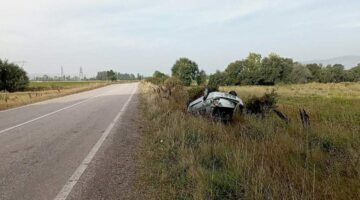 Takla atan otomobilin sürücüsü yaralandı