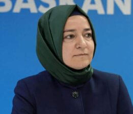 Fatma Betül Sayan Kaya, görevlerinden affını istedi