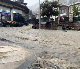 Tokat’ta kuvvetli sağanak yağış etkili oldu