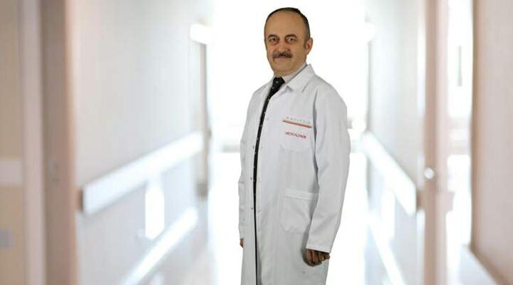 Dr. Dursun, “Meme kanserinde cerrahi tedavi tümörün özelliklerine göre planlanıyor”